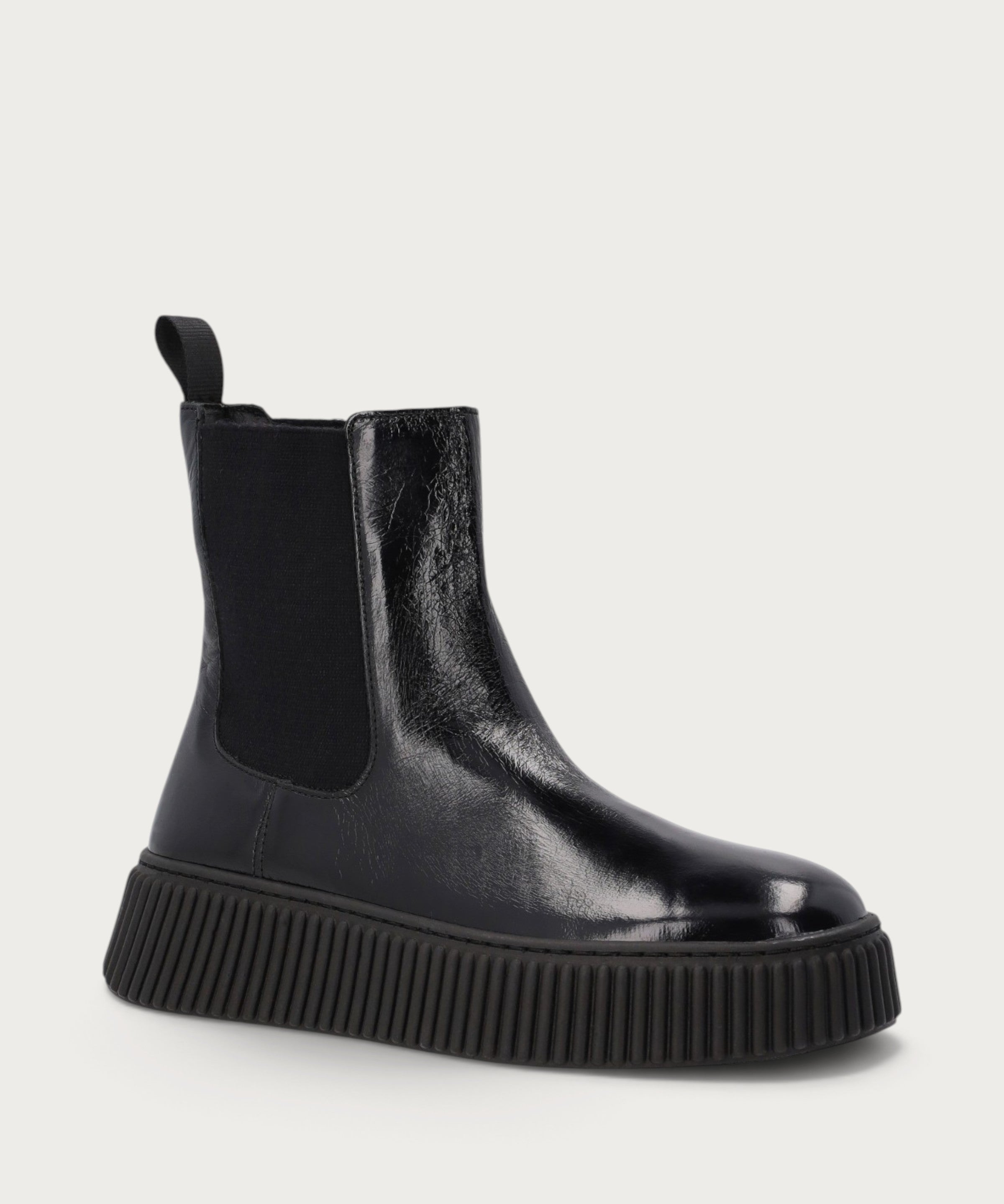 Women's sporty-casual Beatle boots in polished black leather