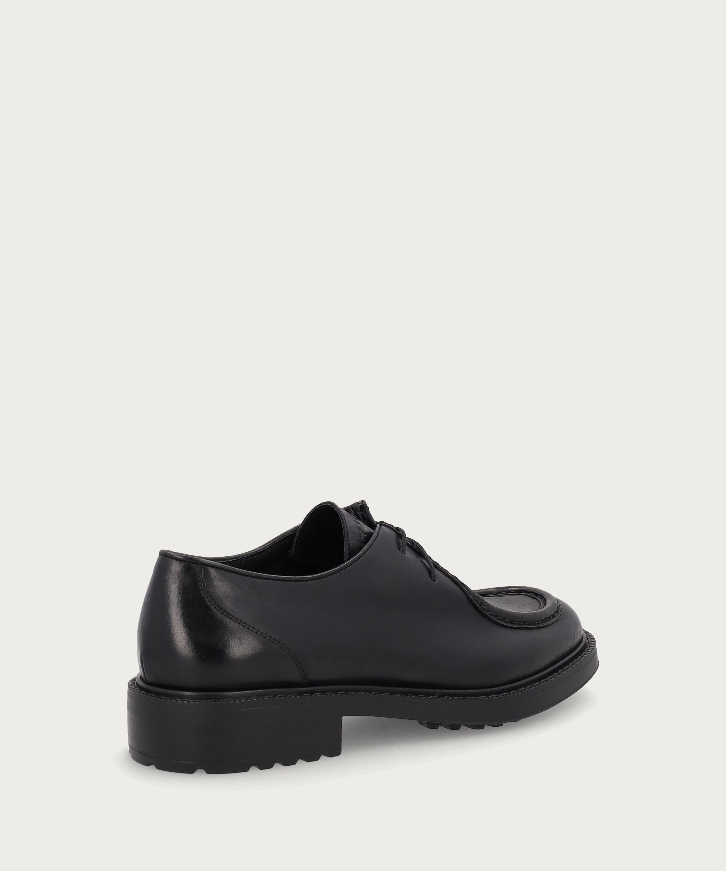 Men's moc-toe Derby shoes in black natural grain calfskin