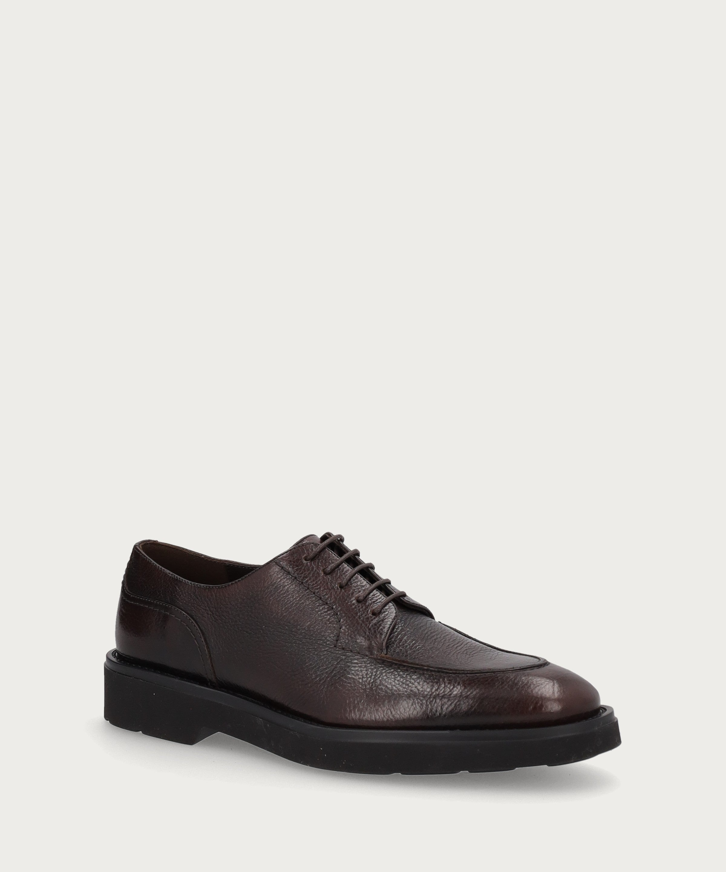 Men's lace-up shoes in brown natural leather with ombre effect