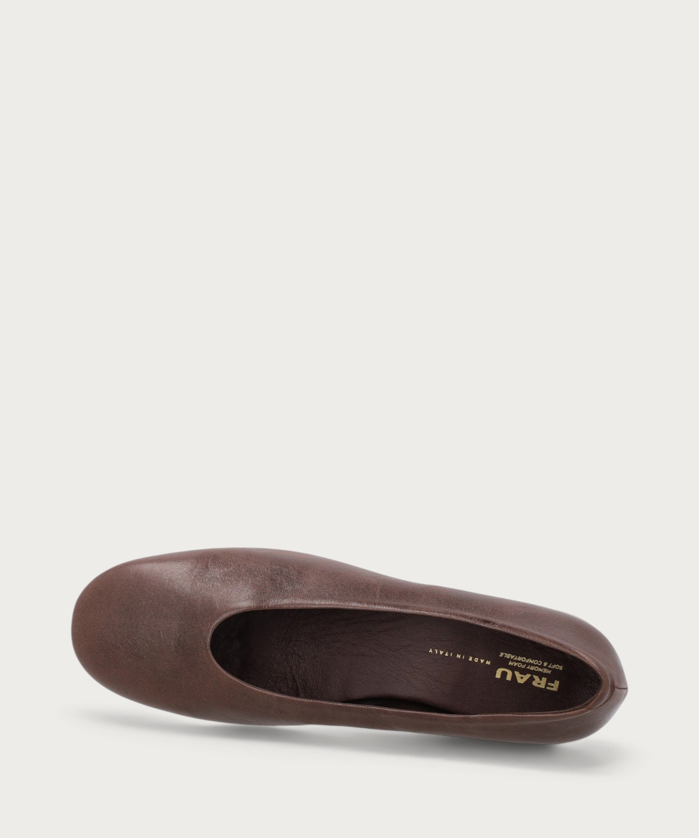 Brown leather almond-toe pumps with round heel