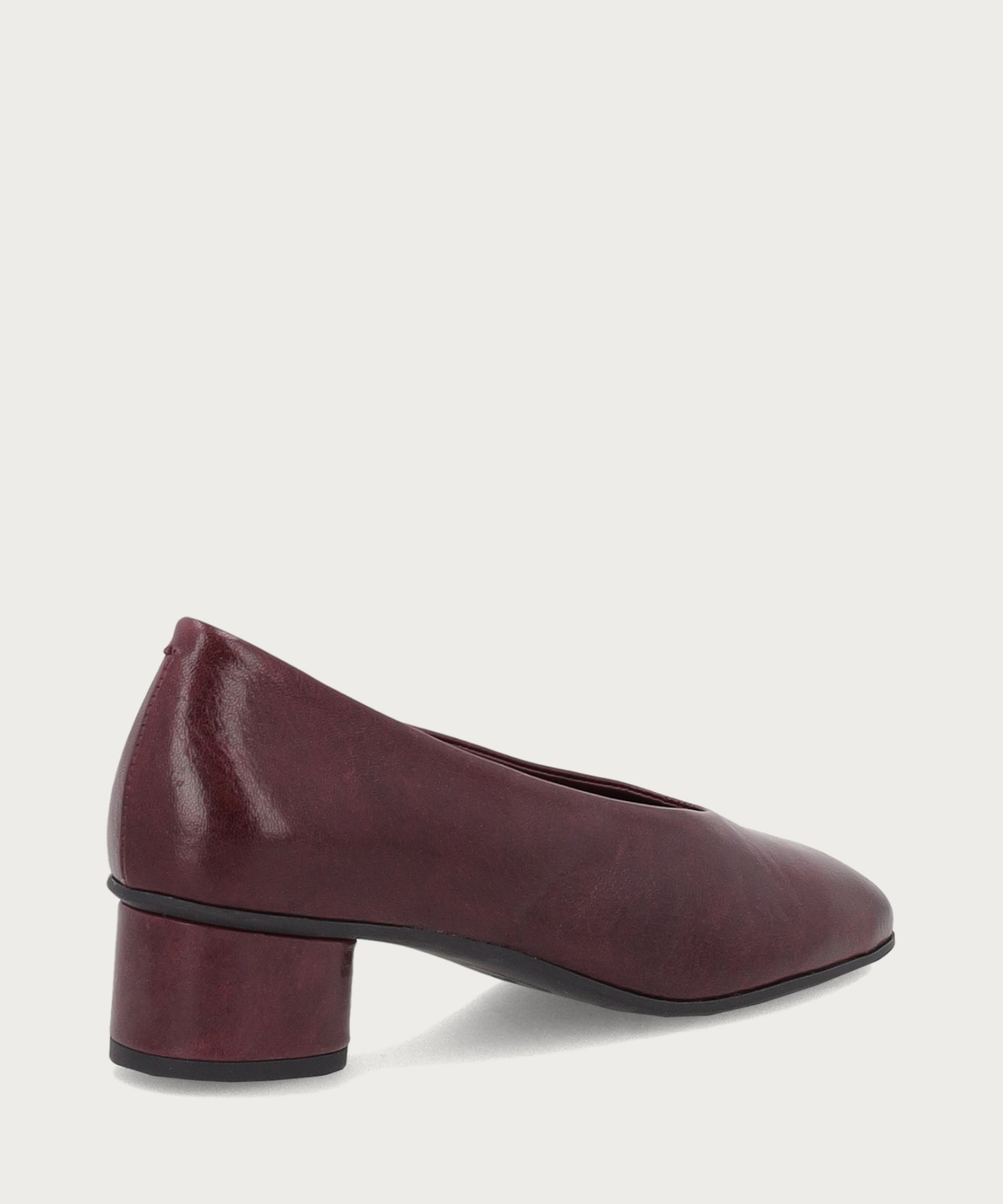 Burgundy leather almond-toe pumps with round heel